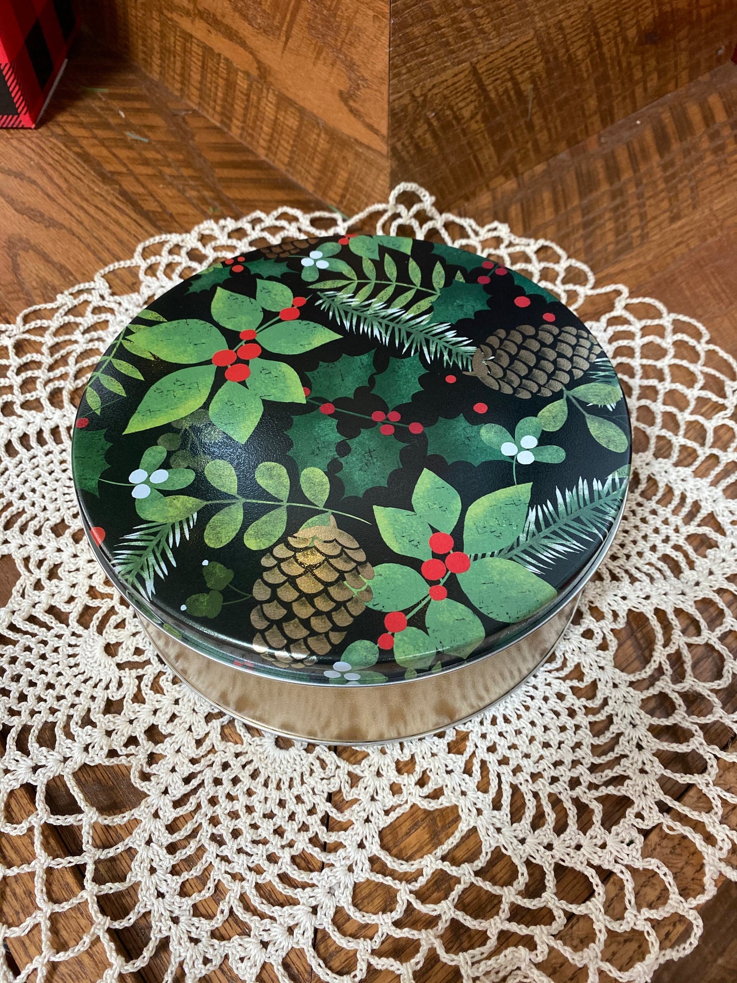 Golden Pine Cones Customized Signature Gift Tin